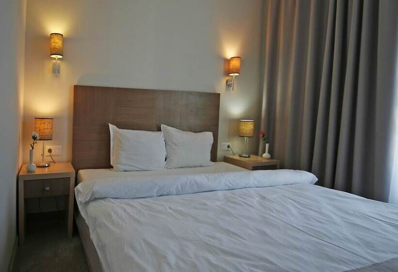 Vitosha Park Hotel   Free Indoor Pool & Parking