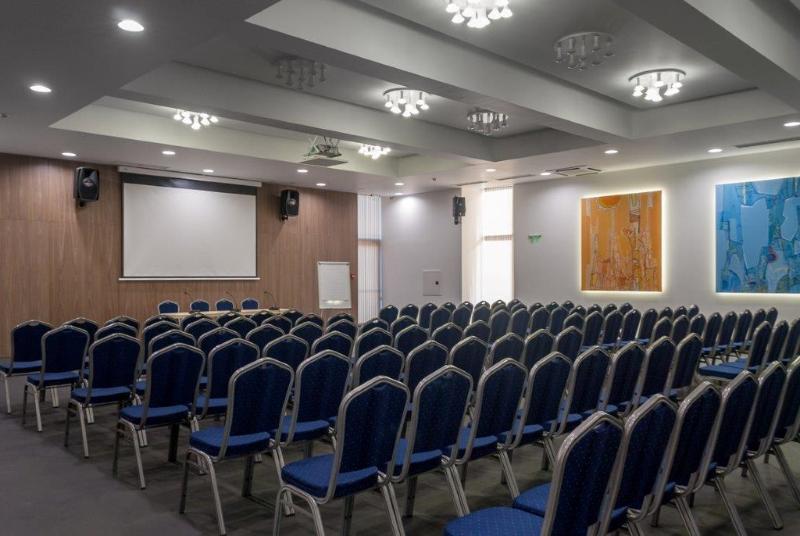 Vitosha Park Hotel   Free Indoor Pool & Parking