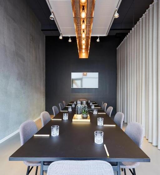 Отель Four Points Flex By Sheraton Aalborg