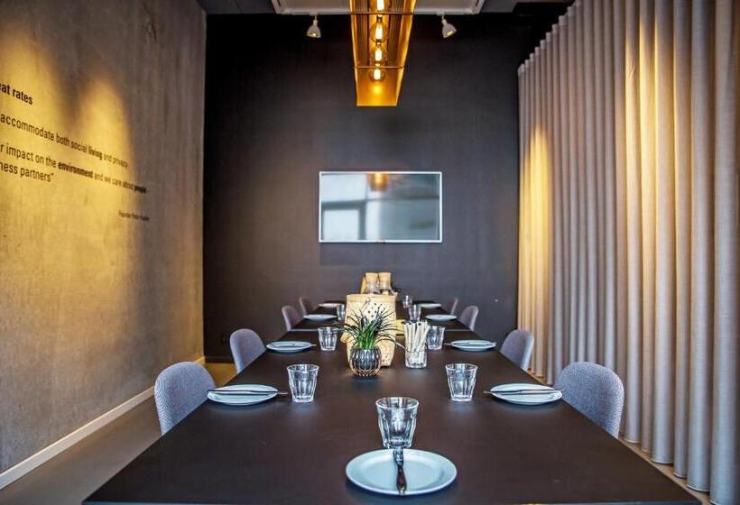 Отель Four Points Flex By Sheraton Aalborg