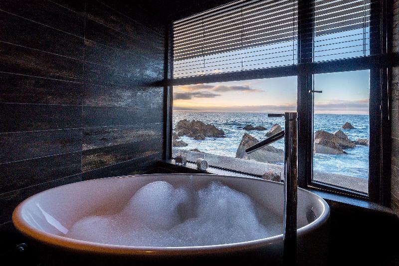 Radisson Blu Acqua Hotel & Spa Concon