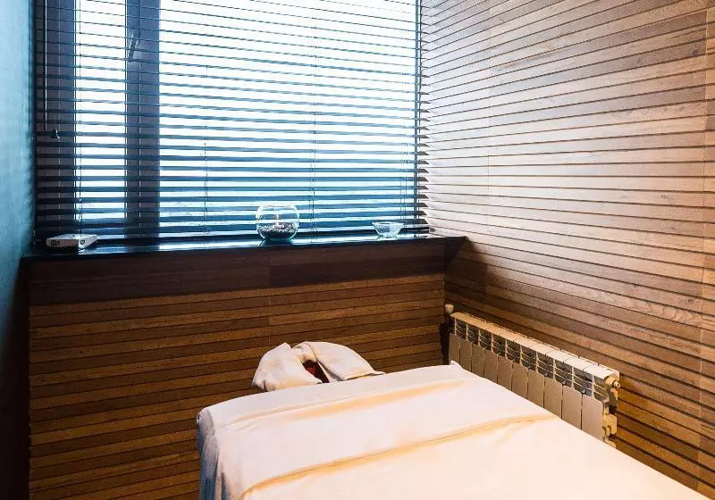 Radisson Blu Acqua Hotel & Spa Concon