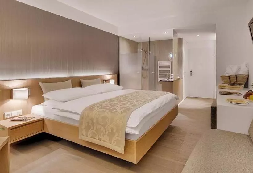 Thermenhotel Stoiser