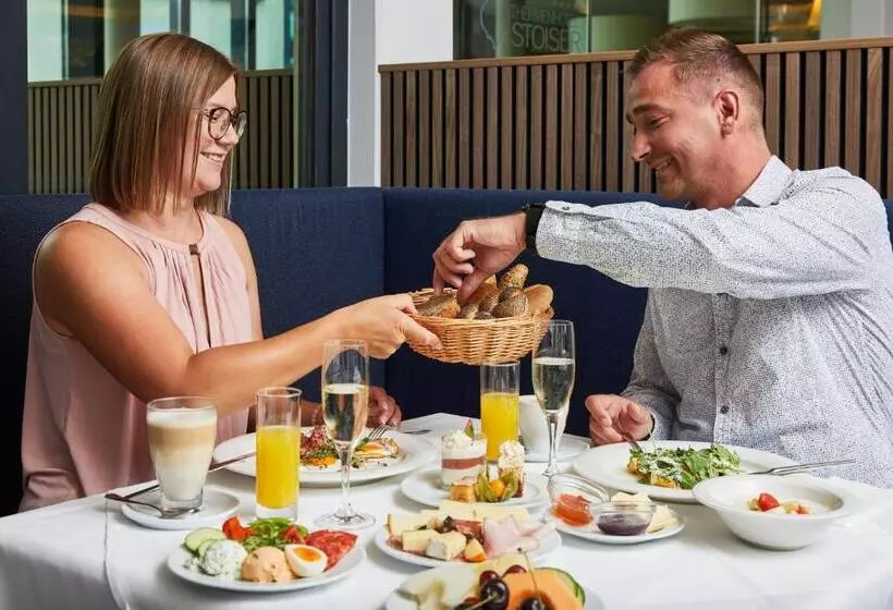 Thermenhotel Stoiser