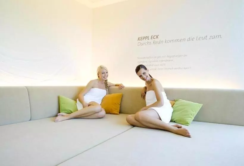 Thermenhotel Stoiser