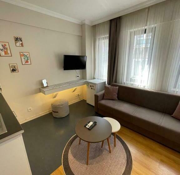 Golden Arrow Sui̇ts Ortaköy