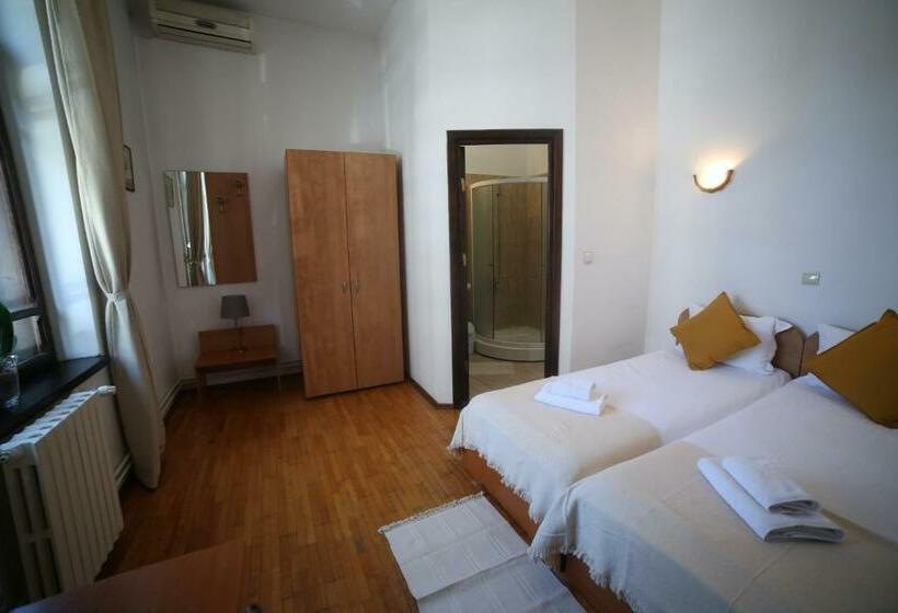 Отель Casa Tomis