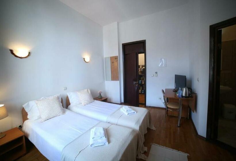 Отель Casa Tomis