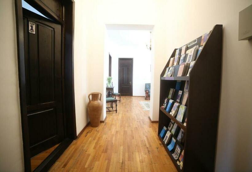 Отель Casa Tomis