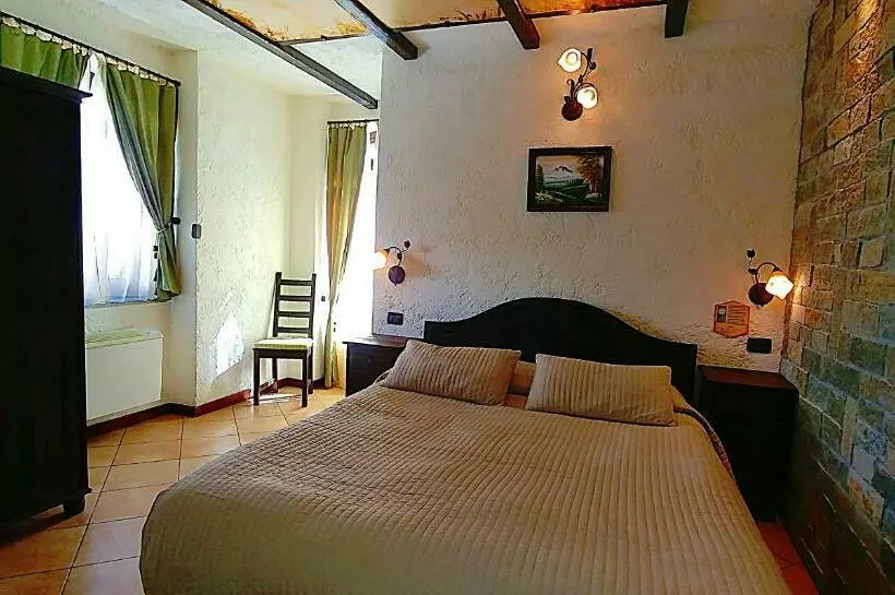 Chalet Sul Lago Hotel In Montagna