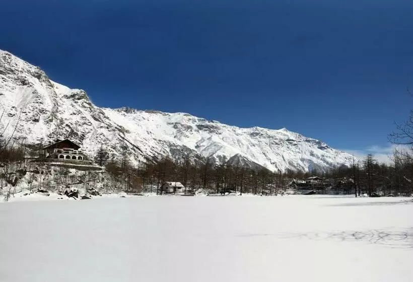 Chalet Sul Lago Hotel In Montagna