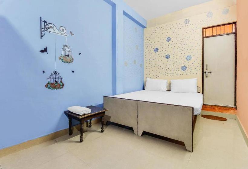 호텔 Vaccinated Staff Spot On 60711 Radhe Inn