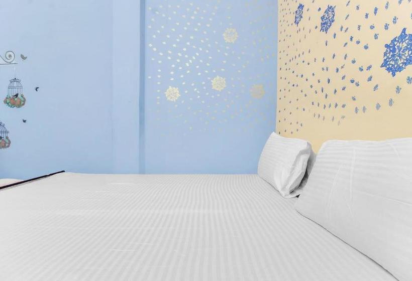 호텔 Vaccinated Staff Spot On 60711 Radhe Inn