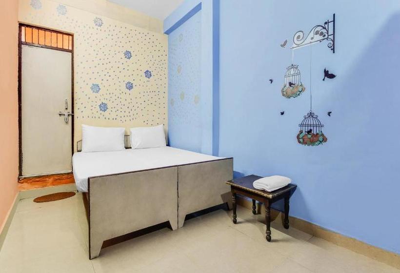 호텔 Vaccinated Staff Spot On 60711 Radhe Inn