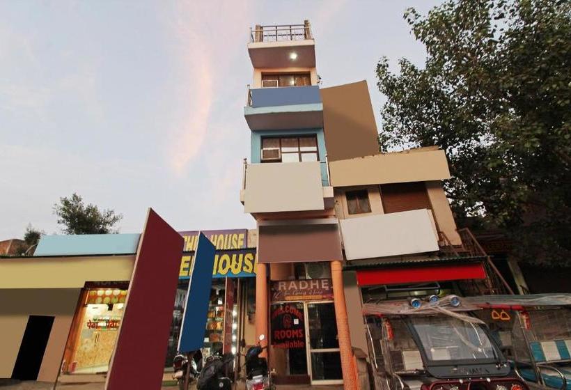 호텔 Vaccinated Staff Spot On 60711 Radhe Inn