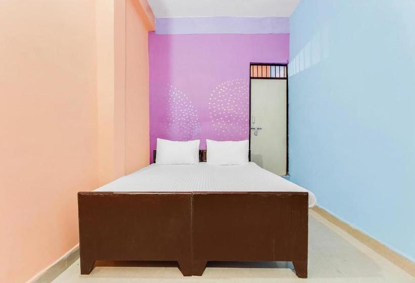 호텔 Vaccinated Staff Spot On 60711 Radhe Inn