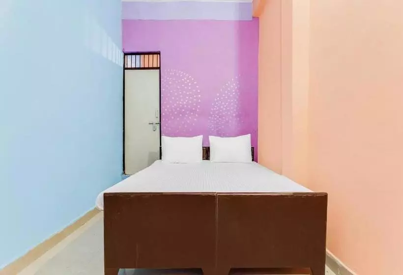 ホテル Vaccinated Staff  Spot On 60711  Radhe Inn