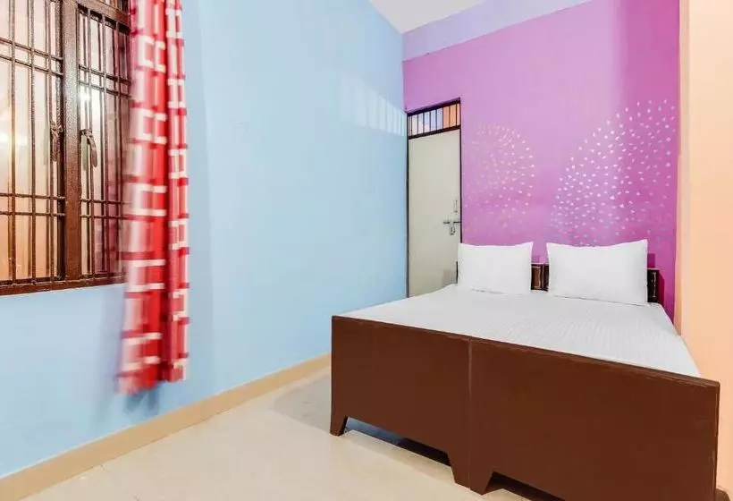 ホテル Vaccinated Staff  Spot On 60711  Radhe Inn