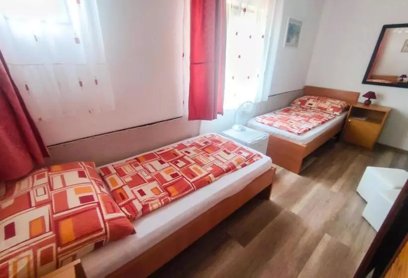 Viktória Panzió Zamárdi