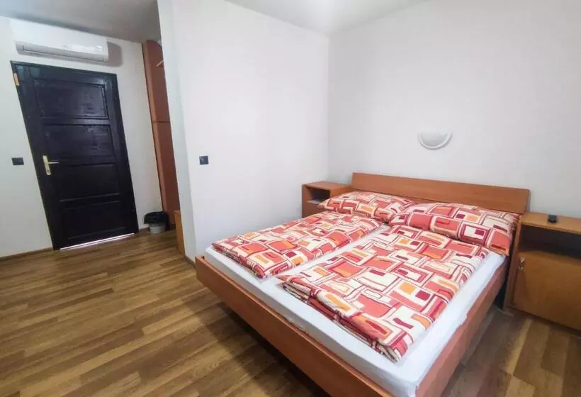 Viktória Panzió Zamárdi