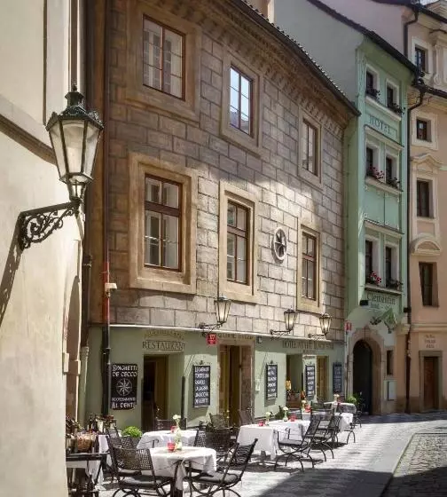 هتل Black Star Suites