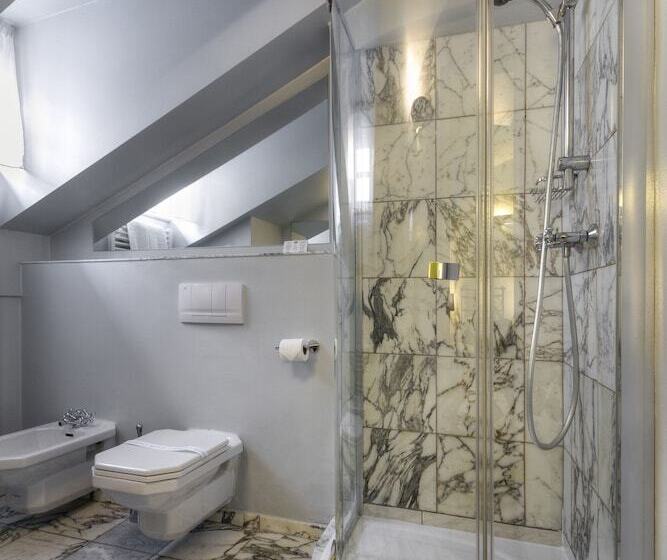 هتل Black Star Suites