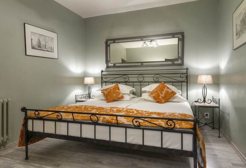 هتل Black Star Suites