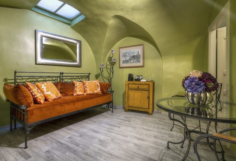 هتل Black Star Suites