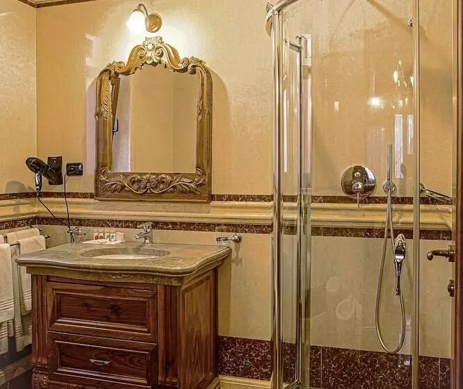 酒店 Brilant Antik