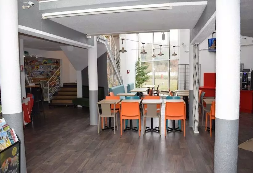 Отель F1 Bourges Le Subdray