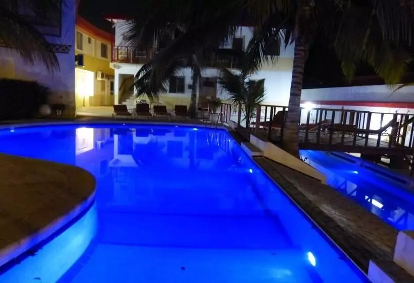 هتل Les Flamboyants