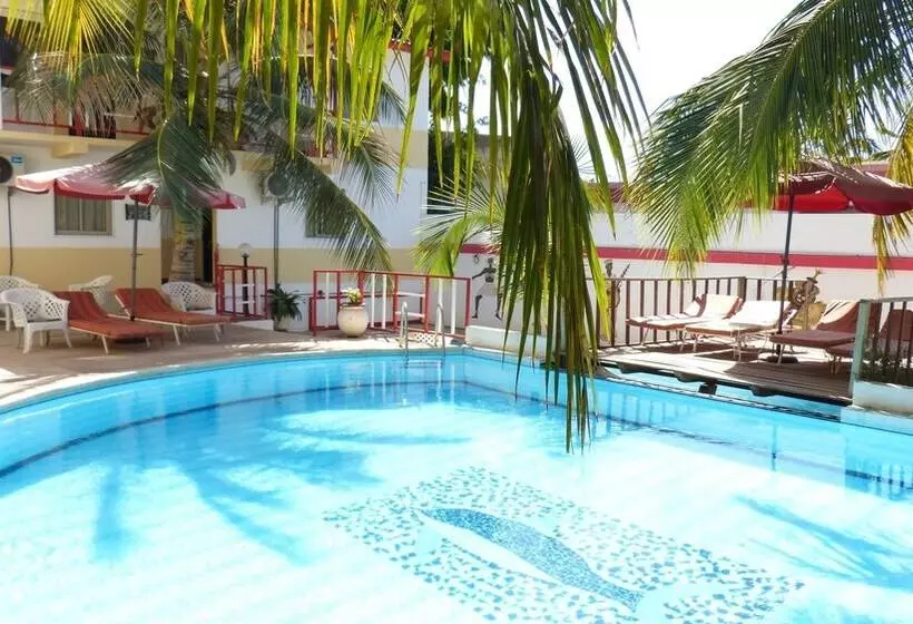 هتل Les Flamboyants