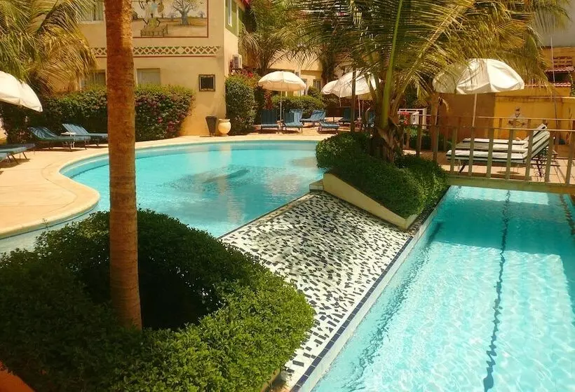 هتل Les Flamboyants