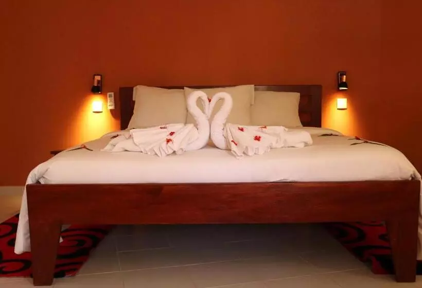 هتل Les Flamboyants