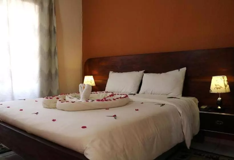 هتل Les Flamboyants