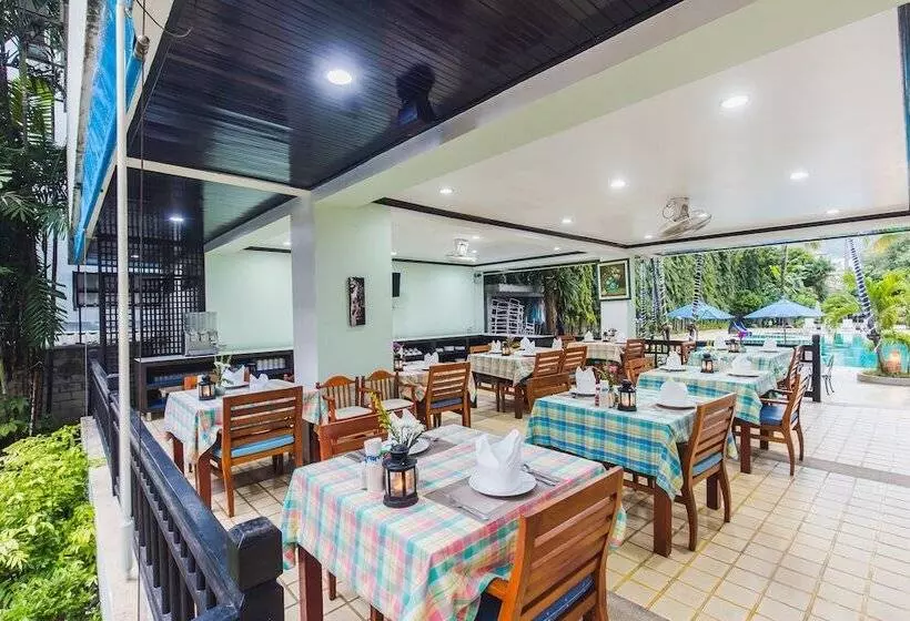 호텔 Karon Whale Resort