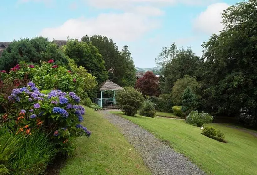 בית מלון כפרי Lakehouse At The Waterhead Inn