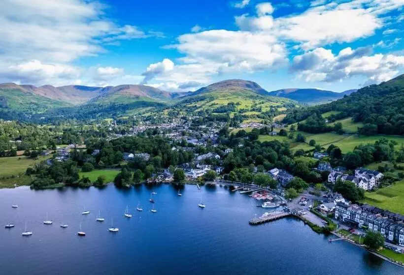 בית מלון כפרי Lakehouse At The Waterhead Inn