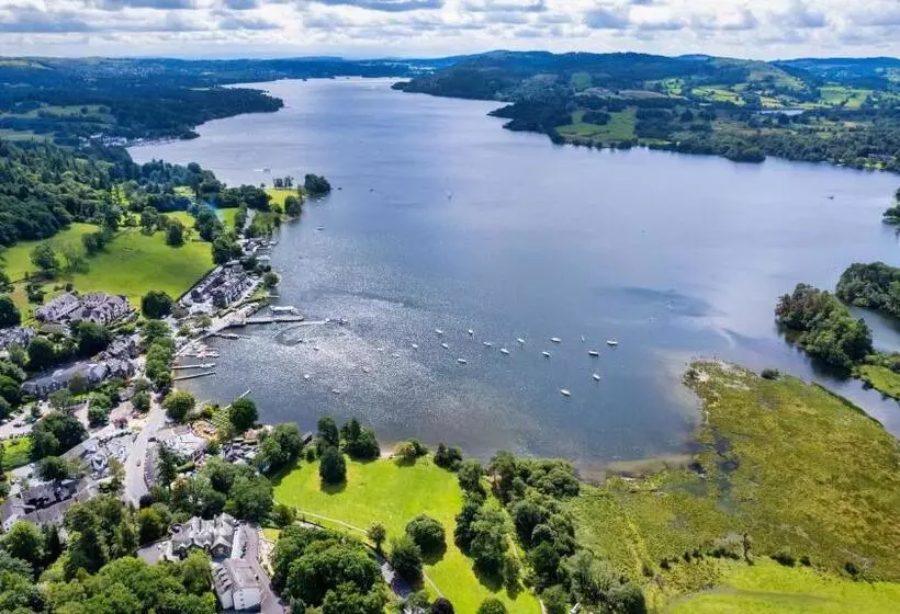 בית מלון כפרי Lakehouse At The Waterhead Inn