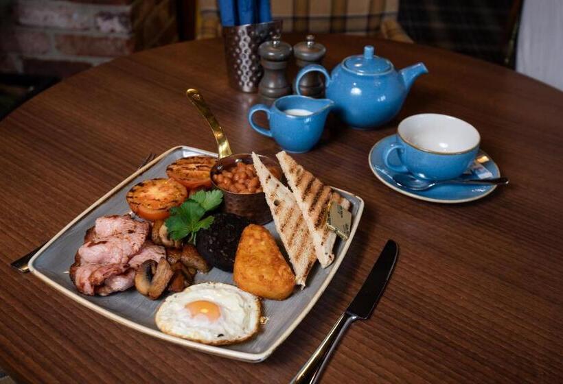 Отель Lakehouse At The Waterhead Inn