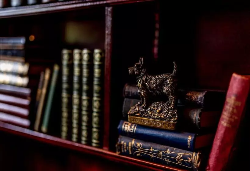 هتل Melville Castle