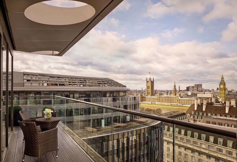 ホテル Park Plaza County Hall London