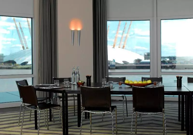 Radisson Blu Hotel, London Canary Wharf East