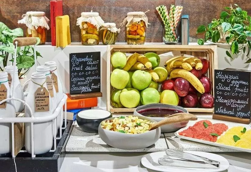 هتل Park Inn By Radisson Kyiv Troyitska