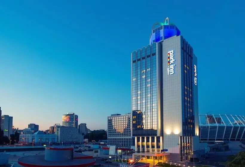 هتل Park Inn By Radisson Kyiv Troyitska