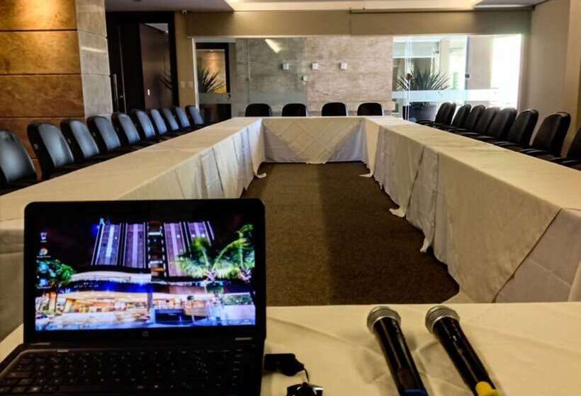 هتل Amazon Taiamã