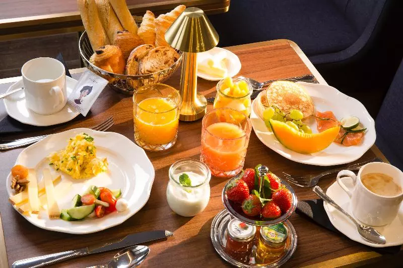 ホテル Whistler   Gare Du Nord