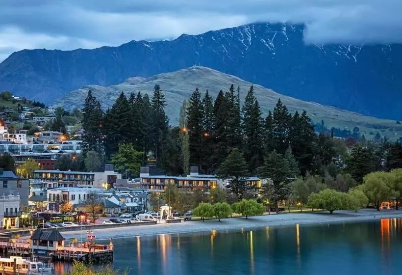 Novotel Queenstown Lakeside