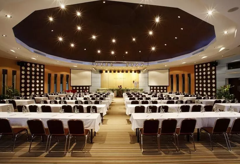 Peace Laguna Resort & Spa   Sha Extra Plus