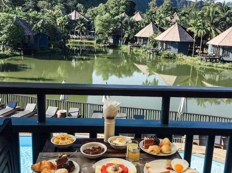 Peace Laguna Resort & Spa   Sha Extra Plus